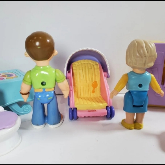 Fisher-Price loving family doll and furnature lot - Picture 6 of 7